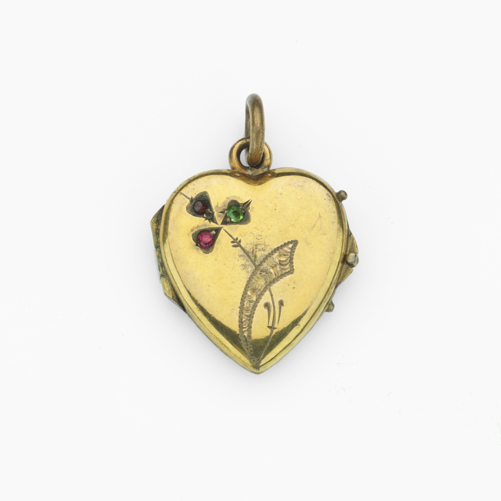 和彫りの入ったロケットペンダント（昭和初期～中期）/ Japanese-style, engraved locket pendant (around 1930 - 1960)